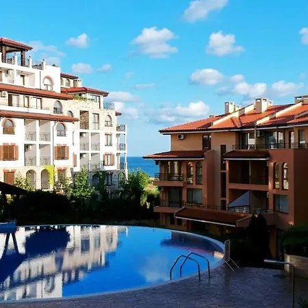 Apartament S Vidom Na Bassein * سفيتي فلاس