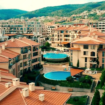 Apartament S Vidom Na Bassein شقة